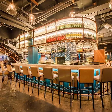 아파트 Cinematic With Pool Table & Cinema In The Heart Of