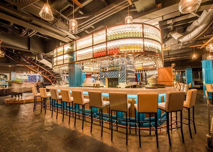 Διαμέρισμα Cinematic With Pool Table & Cinema In The Heart Of